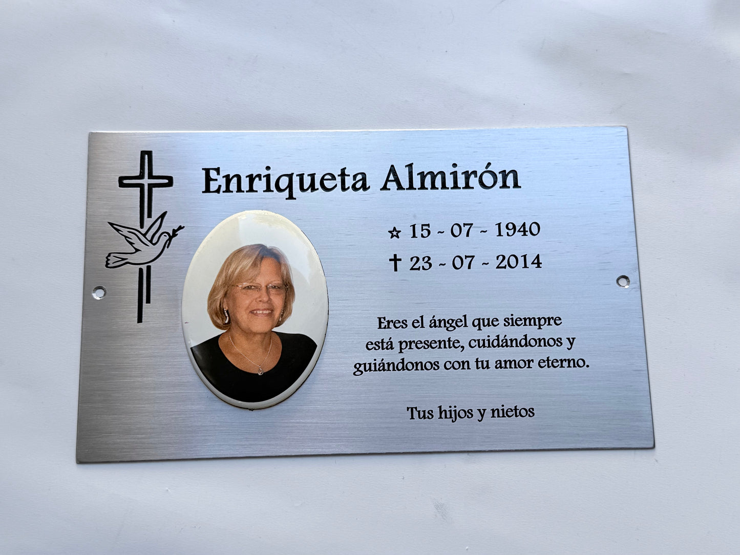 Placa recordatoria con FOTO