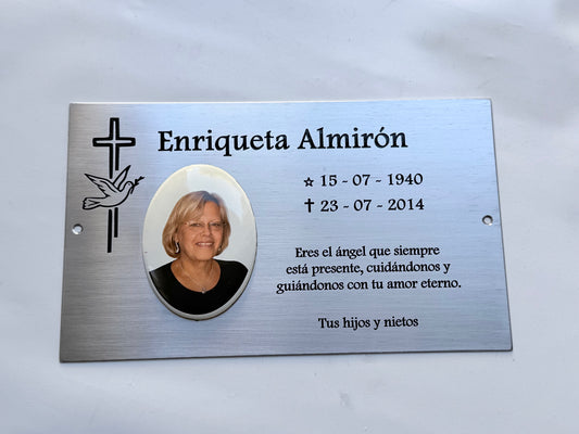Placa recordatoria con FOTO